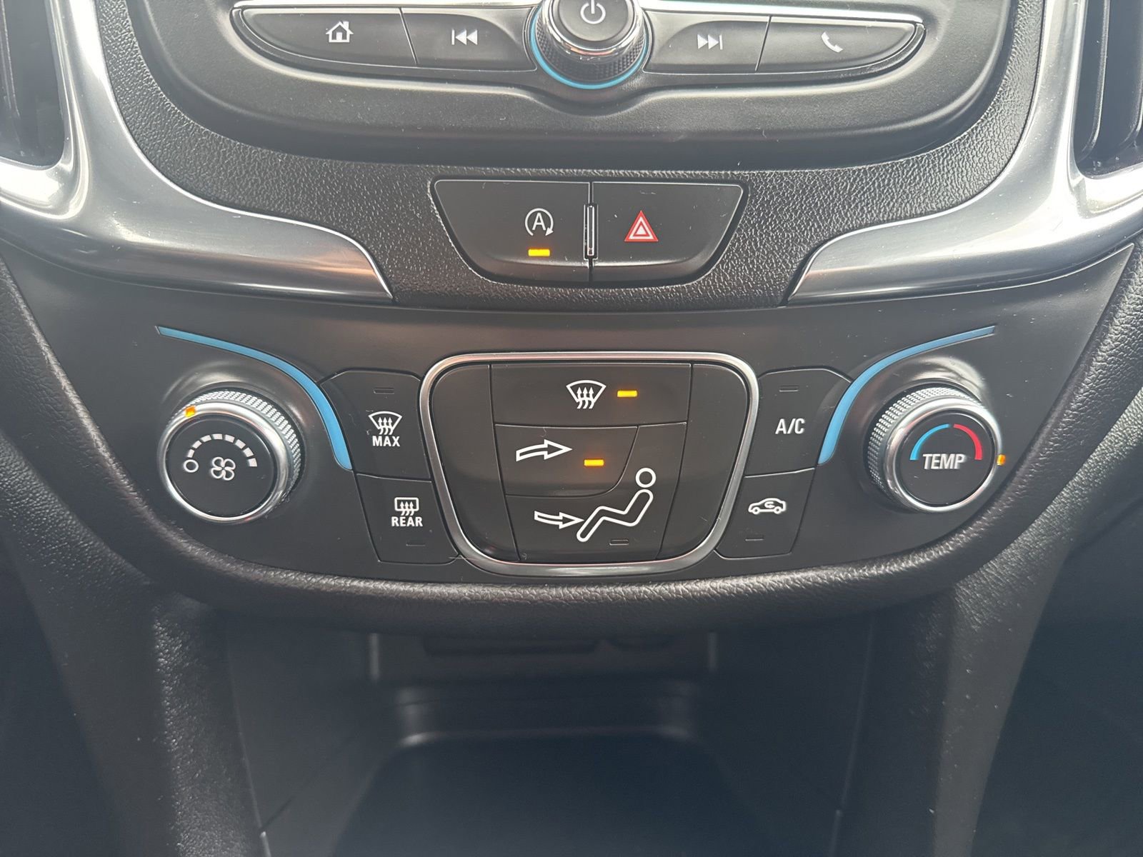 Used 2023 Chevrolet Equinox LT image 30