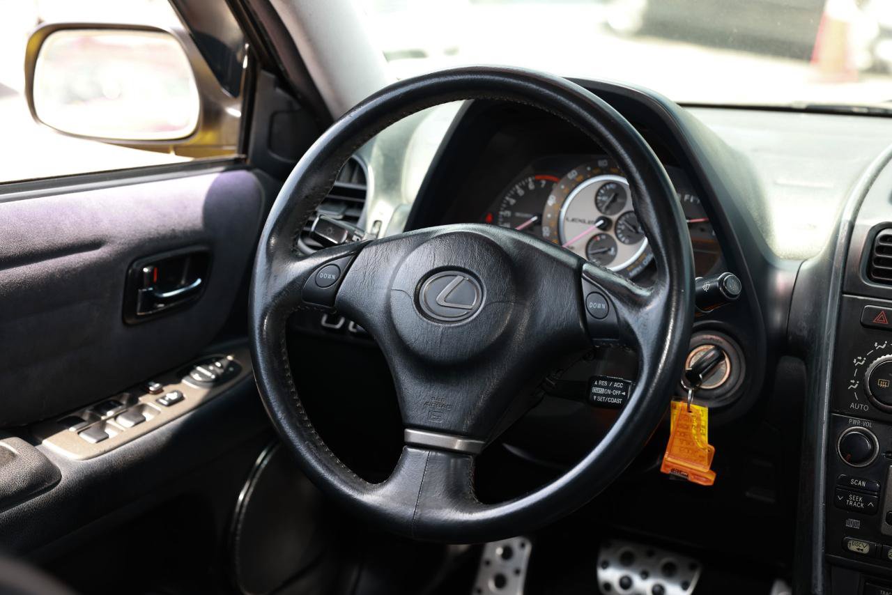 Used 2003 Lexus IS 300 w/ Power & Leather Pkg RWD image 29