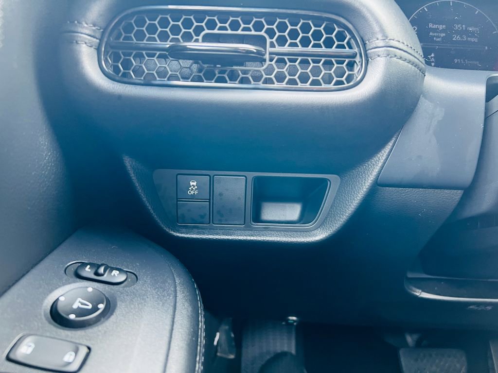 Used 2024 Honda HR-V LX image 17