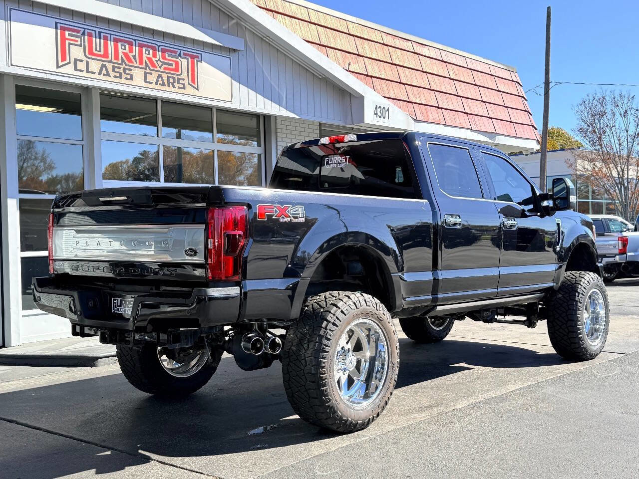 Used 2019 Ford F250 Platinum w/ Platinum Ultimate Package image 3