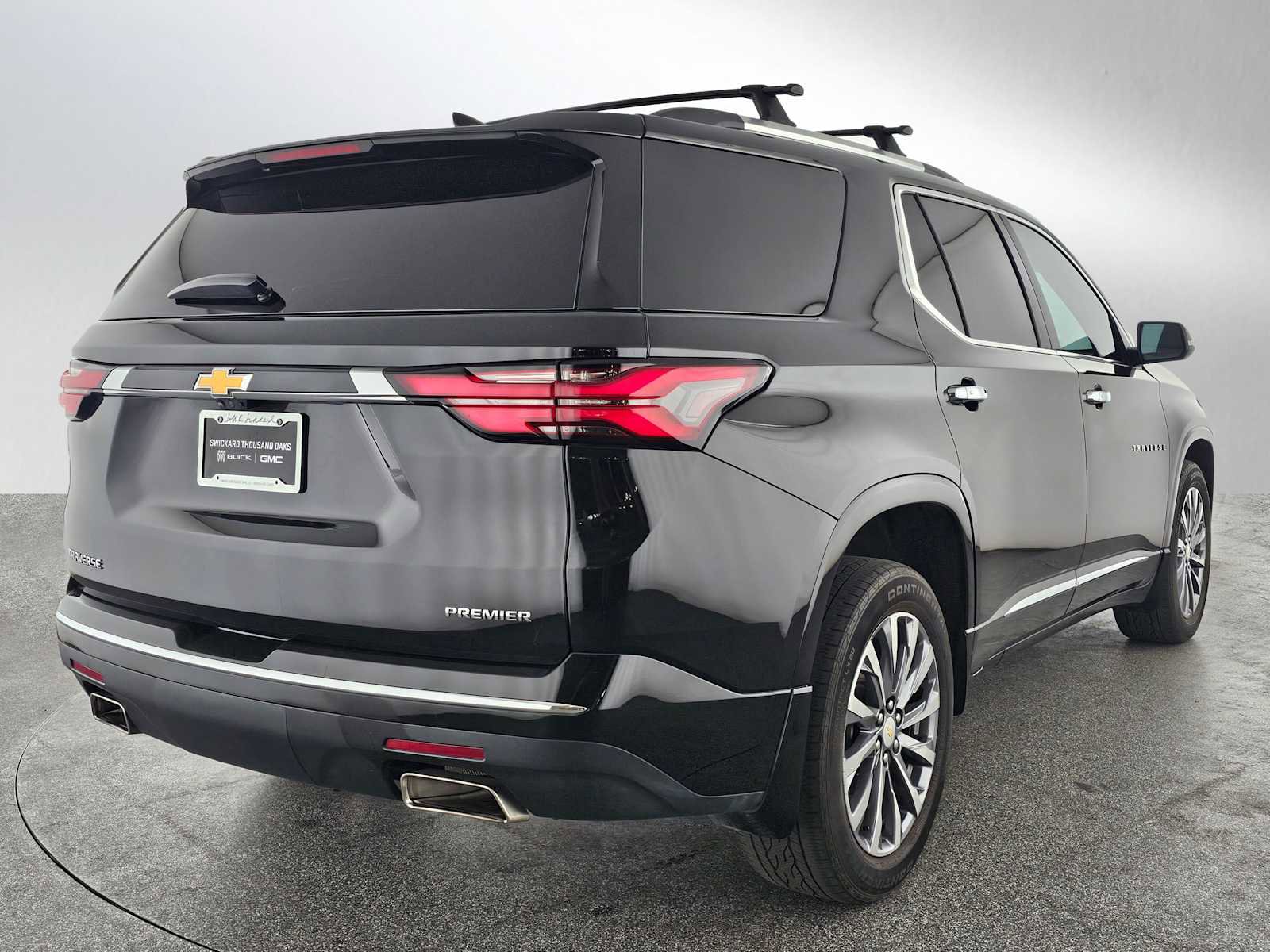 Used 2023 Chevrolet Traverse Premier image 3