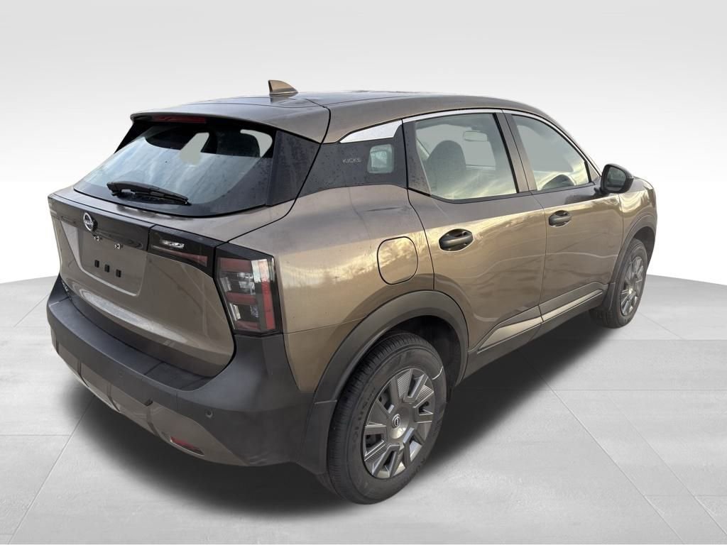 Used 2025 Nissan Kicks S image 6