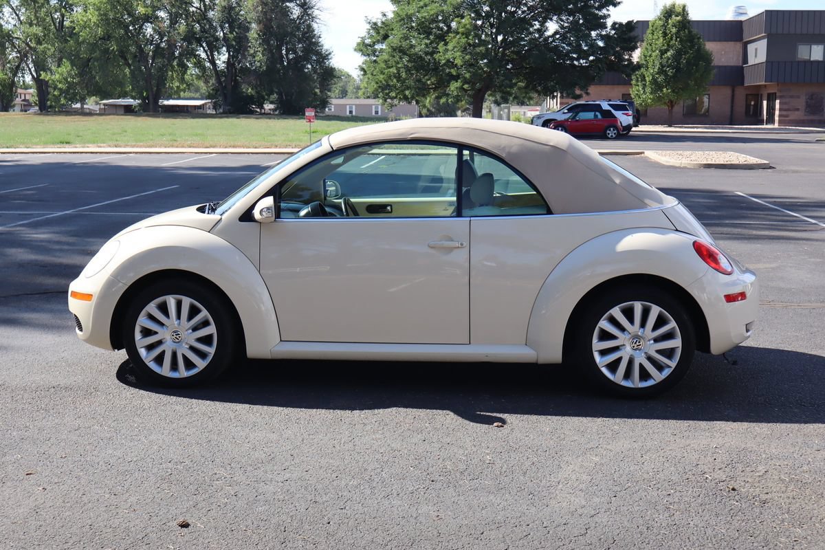 Used 2008 Volkswagen Beetle SE FWD image 22