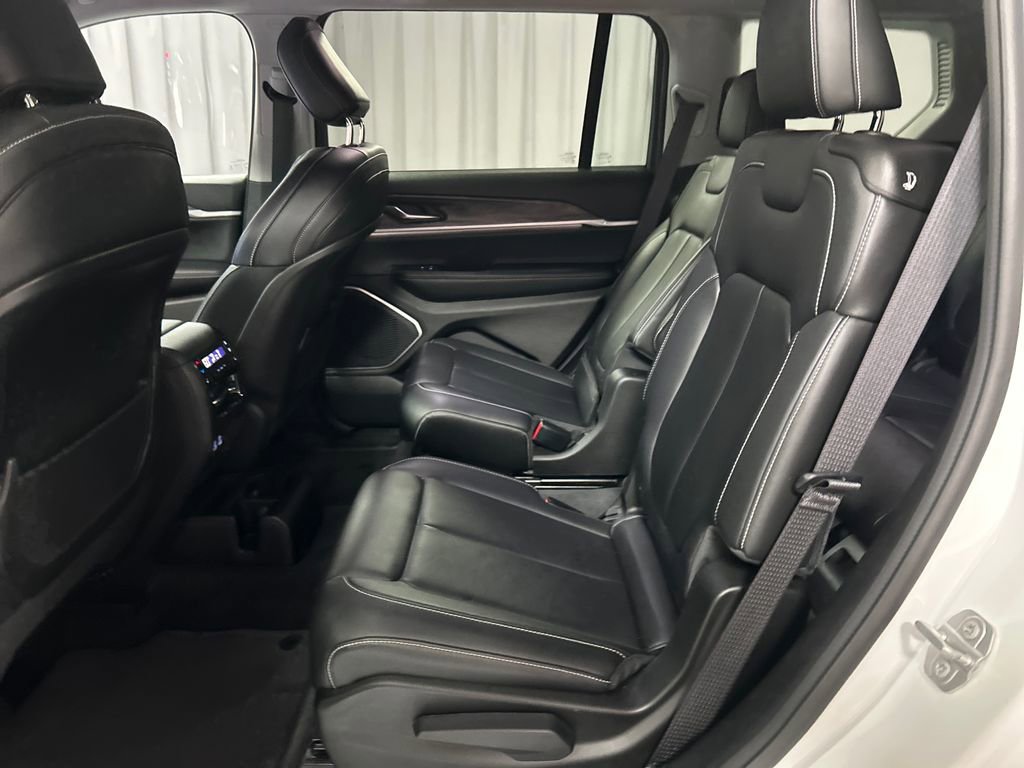 Used 2022 Jeep Grand Cherokee L Limited image 23