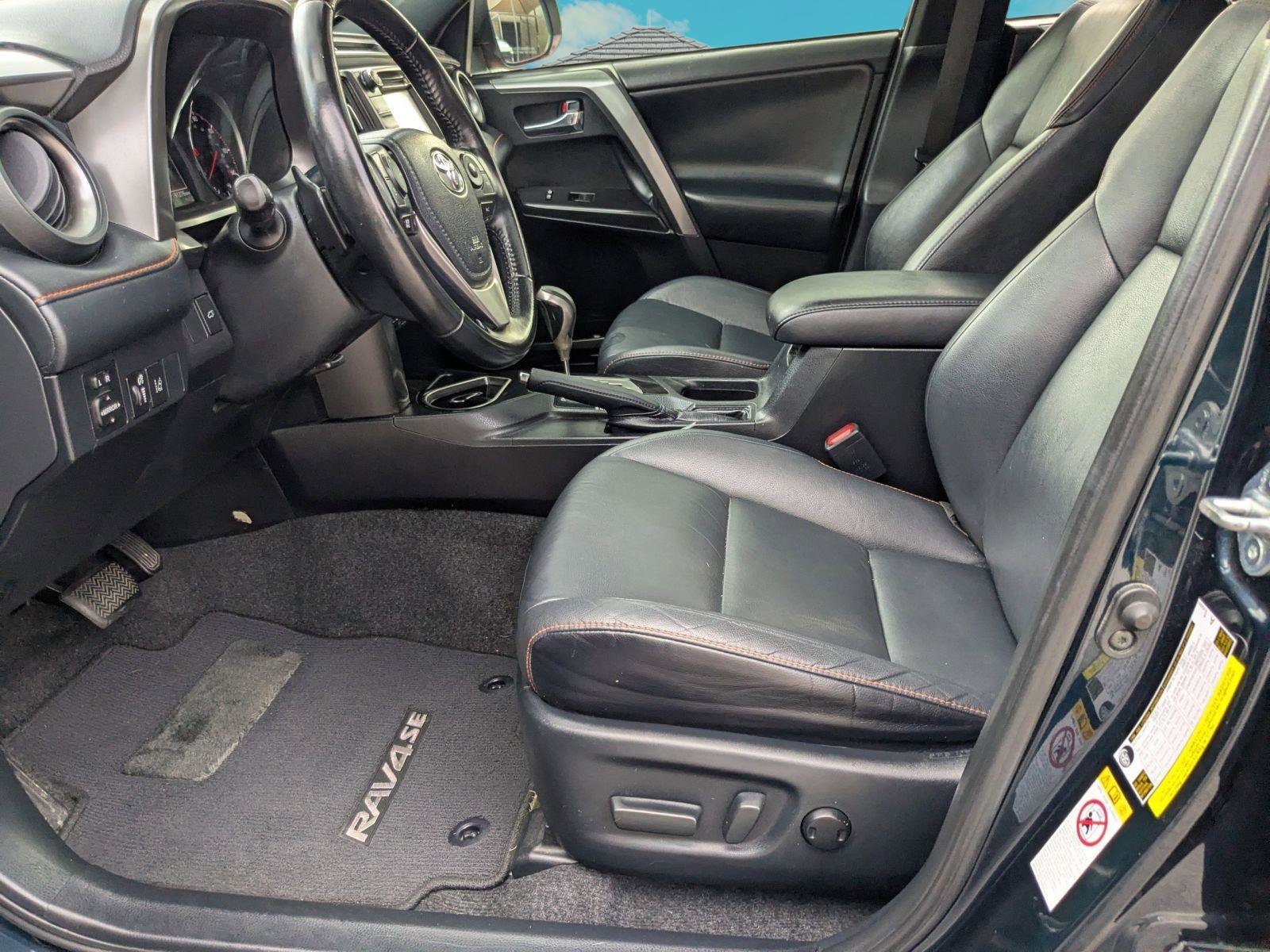 Used 2018 Toyota RAV4 SE w/ Power Extra Value Package FWD image 5