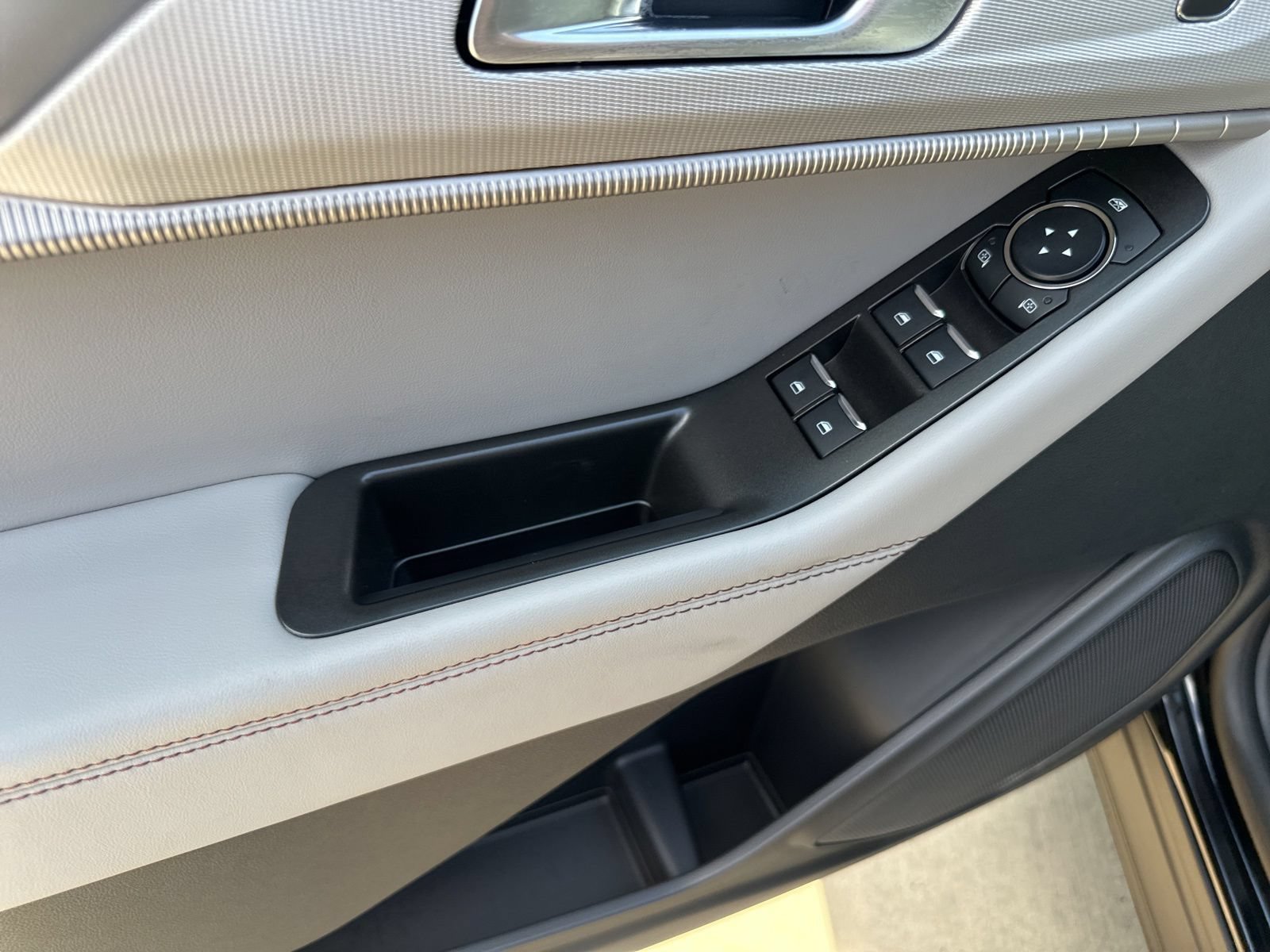 New 2026 Ford Explorer Active w/ Active Comfort Package RWD image 17