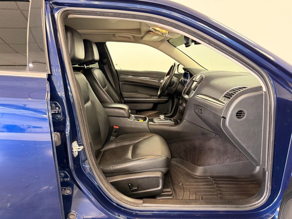 Used 2016 Chrysler 300 Limited AWD/4WD image 18