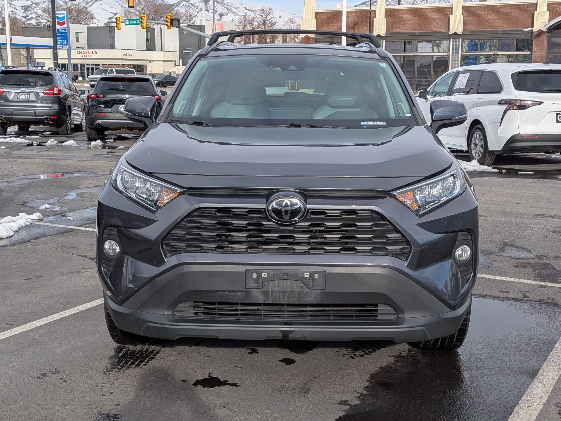 Used 2021 Toyota RAV4 XLE Premium image 11