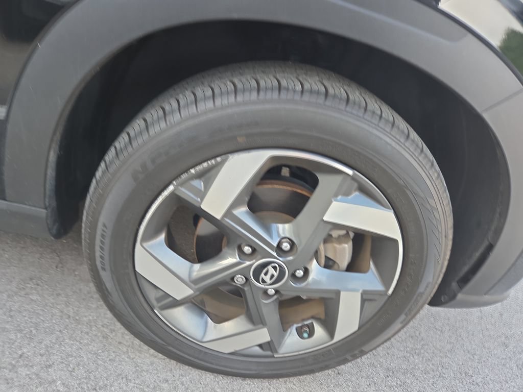 Certified 2023 Hyundai Venue SEL FWD image 2