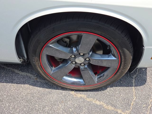 Used 2014 Dodge Challenger SXT RWD image 18