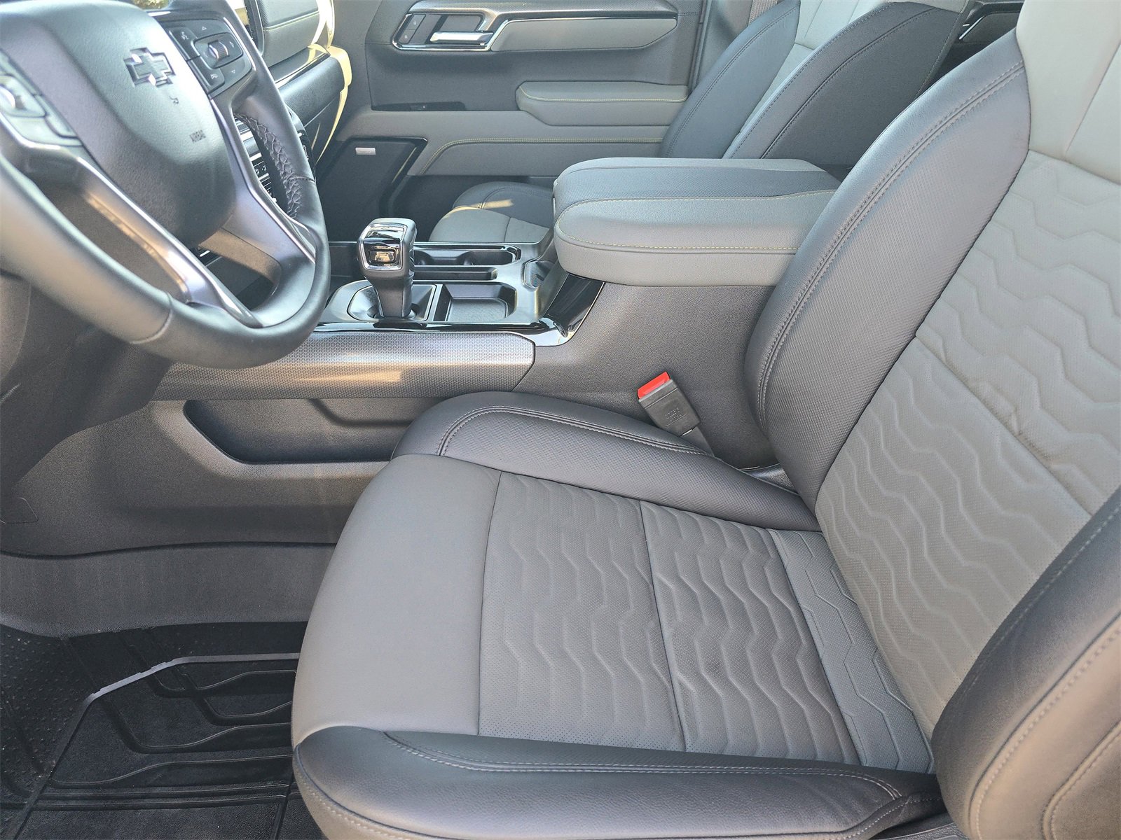 Used 2025 Chevrolet Silverado 1500 ZR2 w/ Technology Package image 16