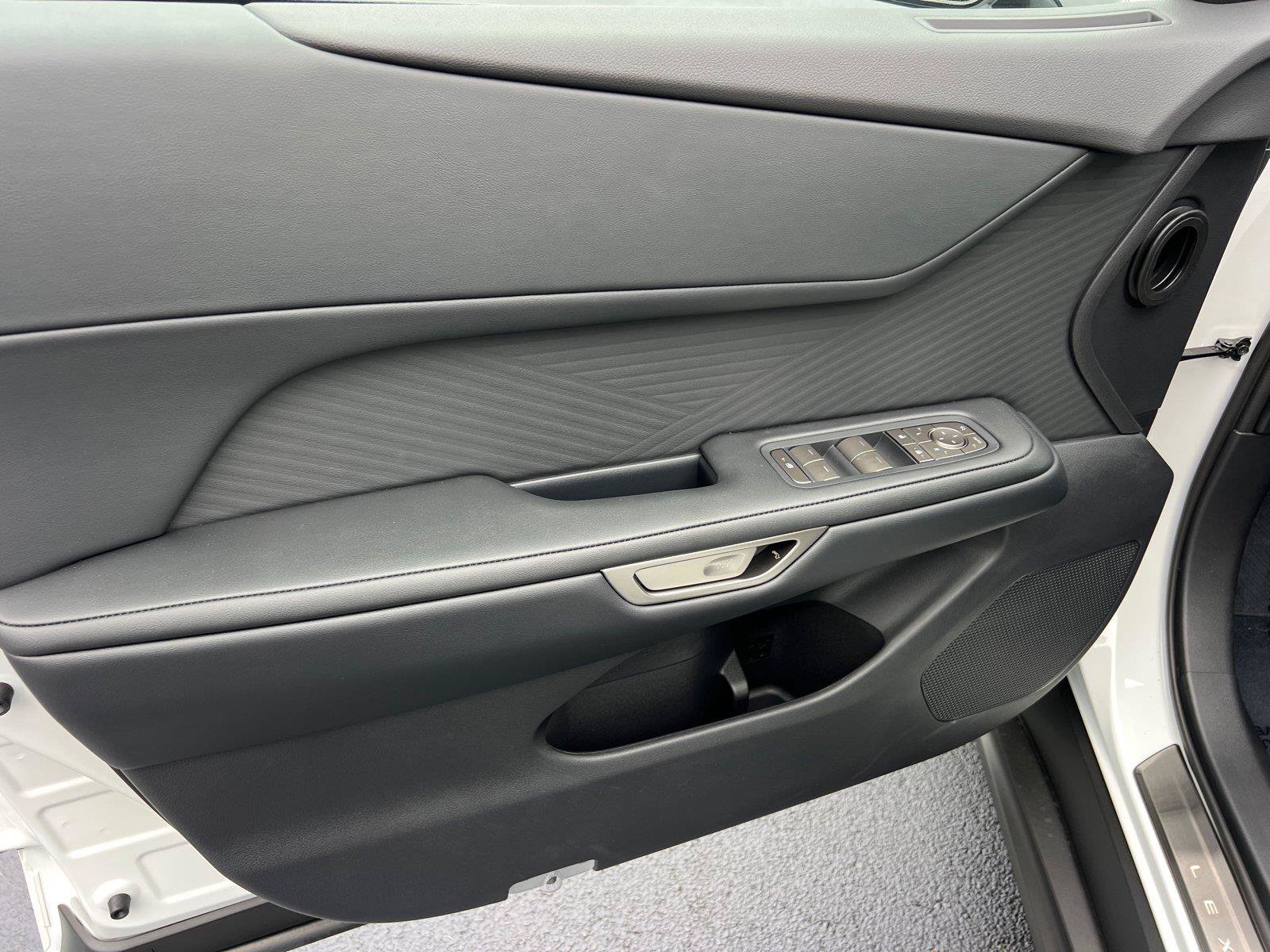 New 2026 Lexus ES 350h FWD image 10