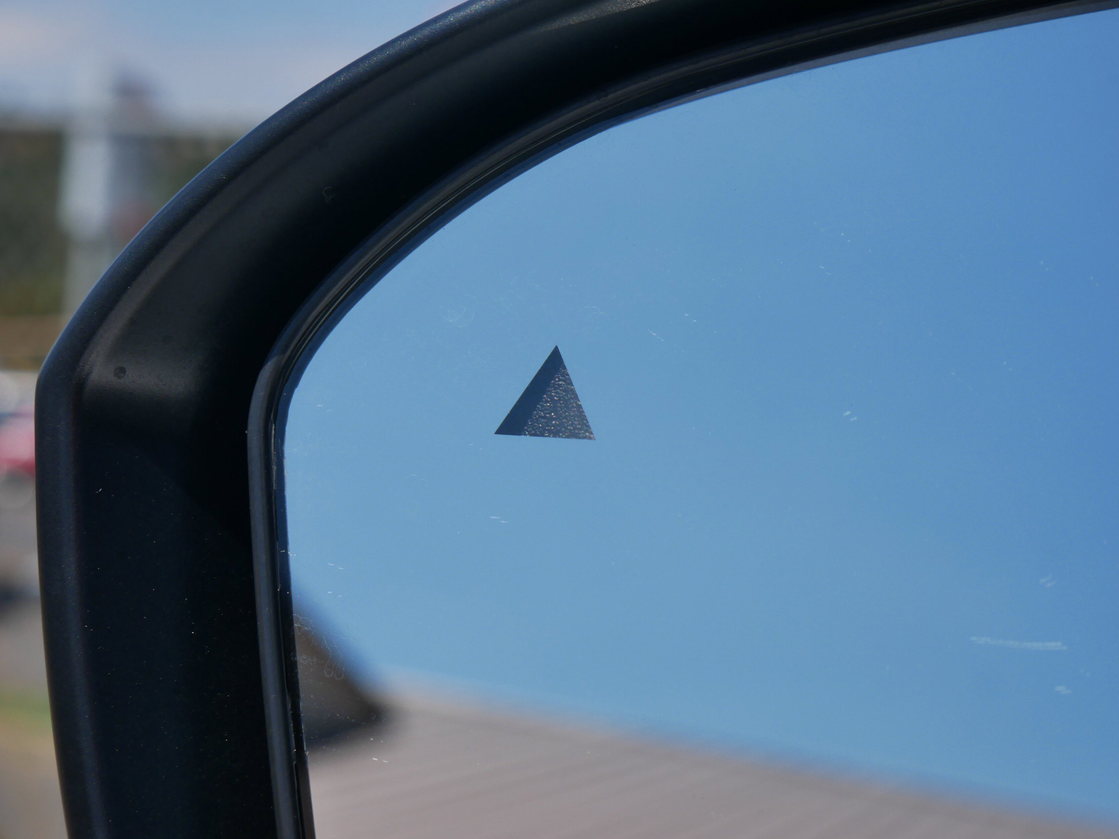 New 2025 Nissan Kicks SR w/ SR Premium Package image 32