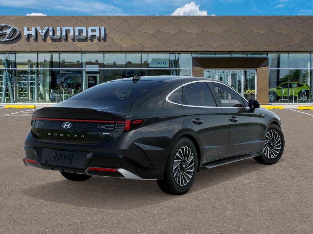 New 2025 Hyundai Sonata Limited FWD image 4