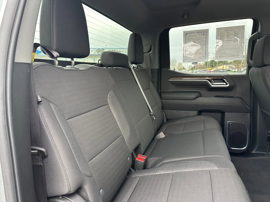 Used 2025 Chevrolet Silverado 1500 LT AWD/4WD image 16