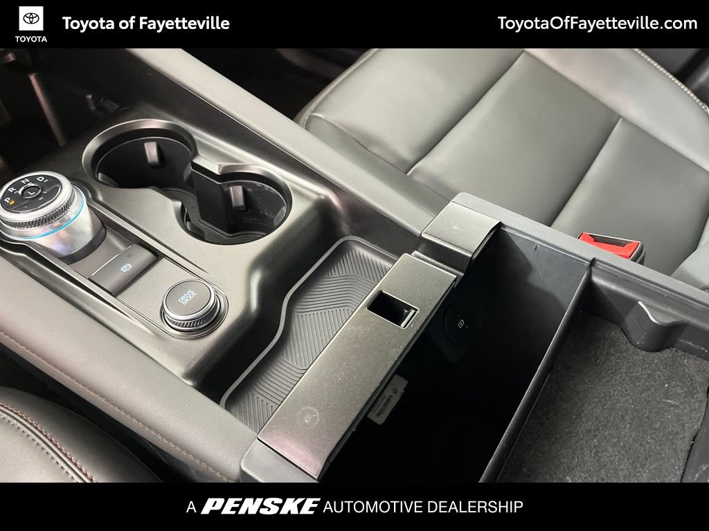 Used 2025 Ford Explorer Active w/ Active Comfort Package AWD/4WD image 36