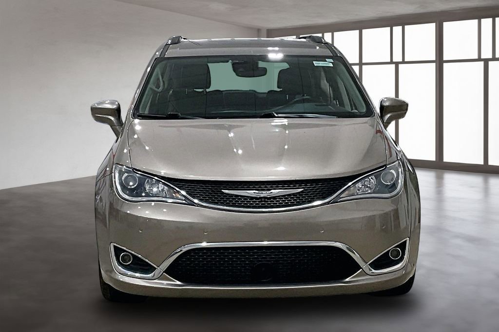 Used 2018 Chrysler Pacifica Touring-L Plus w/ Advanced Safetytec Group image 3