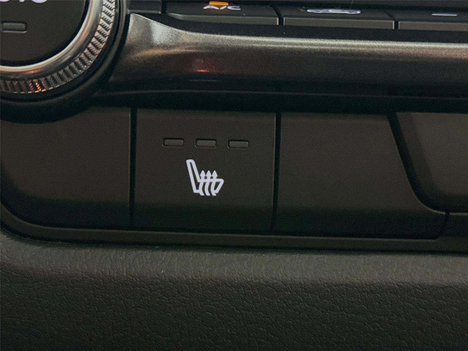 New 2025 MAZDA CX-30 Carbon image 32