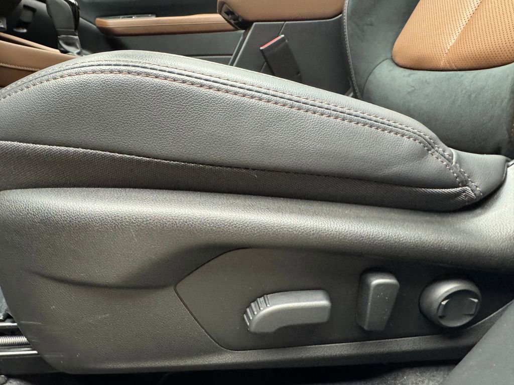 Used 2025 Subaru Forester Touring image 13