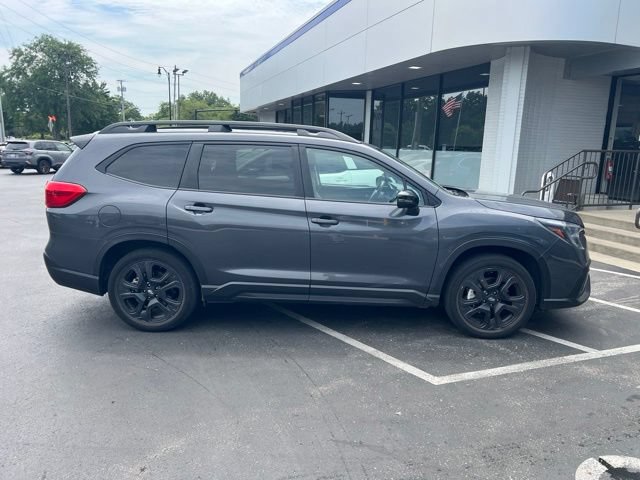 Used 2023 Subaru Ascent Onyx Edition AWD/4WD image 2