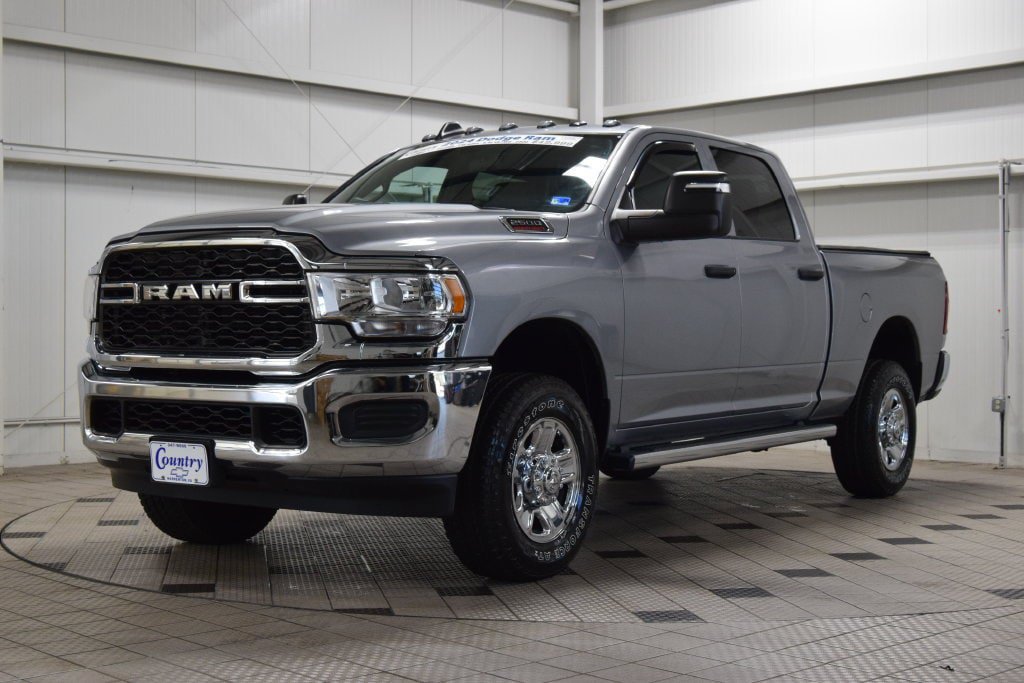 Used 2024 RAM 2500 Tradesman w/ Chrome Appearance Group AWD/4WD image 3