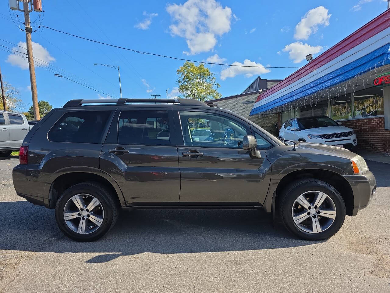 Used 2010 Mitsubishi Endeavor SE FWD image 7