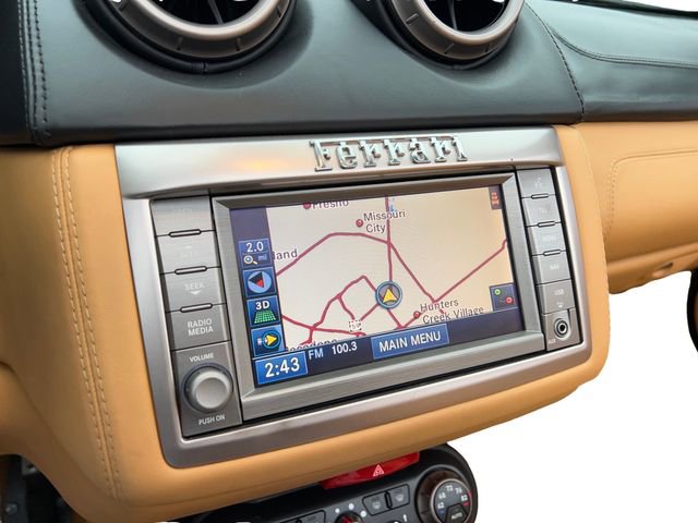 Used 2012 Ferrari California image 18
