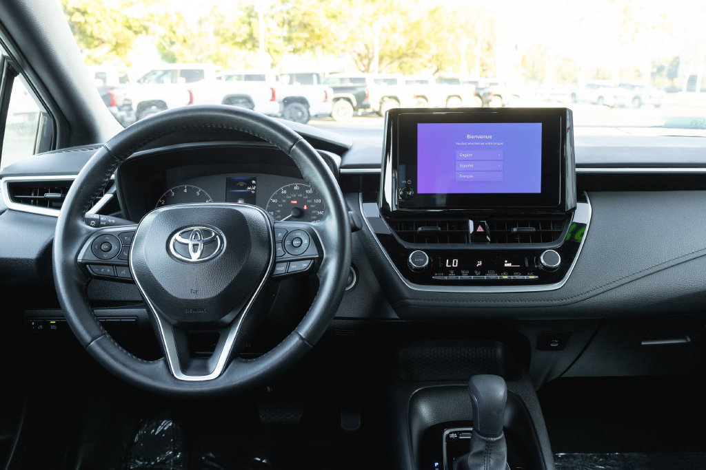 Certified 2025 Toyota Corolla SE FWD image 26