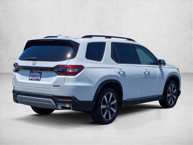 Used 2025 Honda Pilot Touring image 5