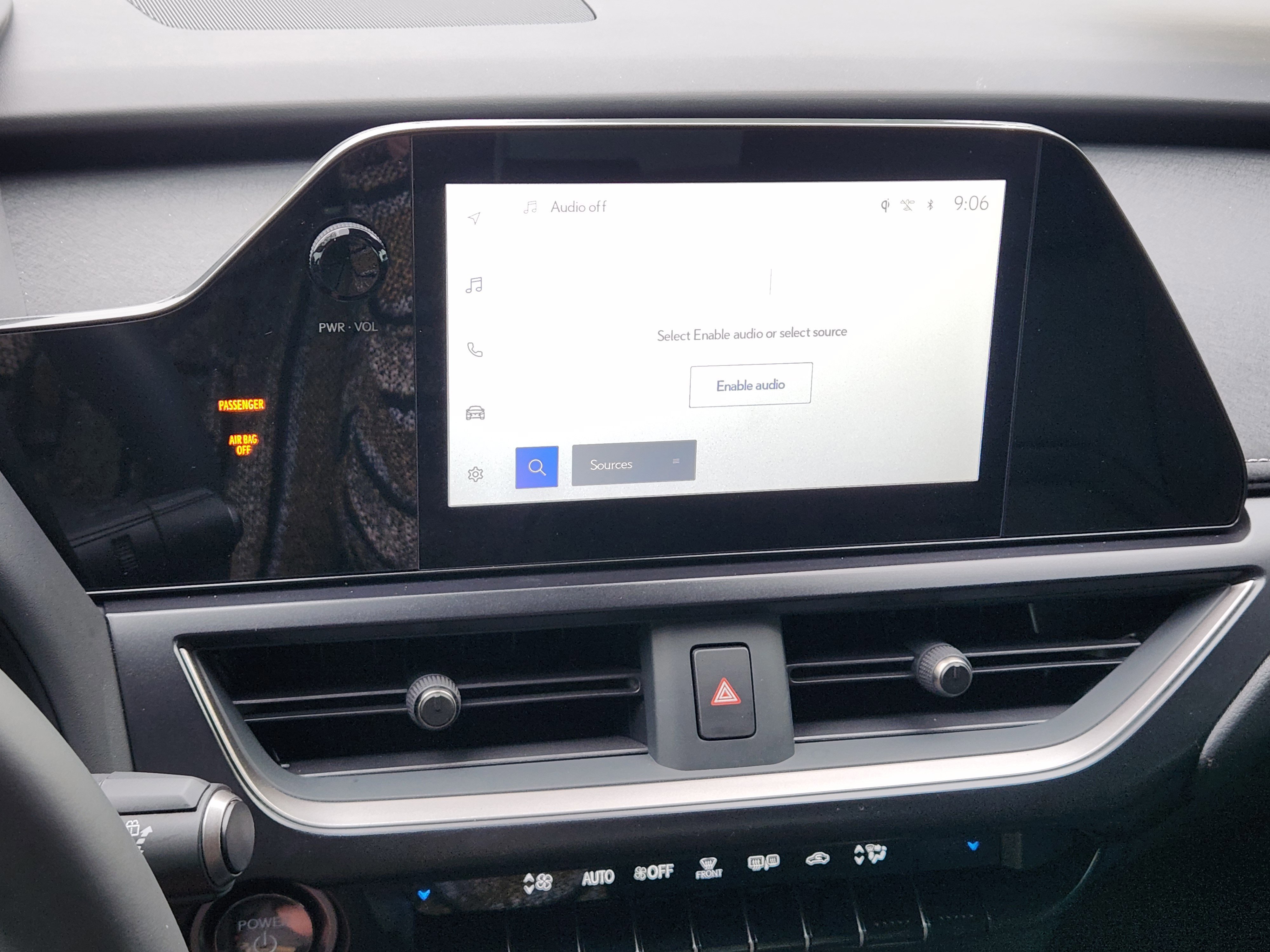 Certified 2025 Lexus UX 300h FWD w/ Accessory Package (Z1) image 28