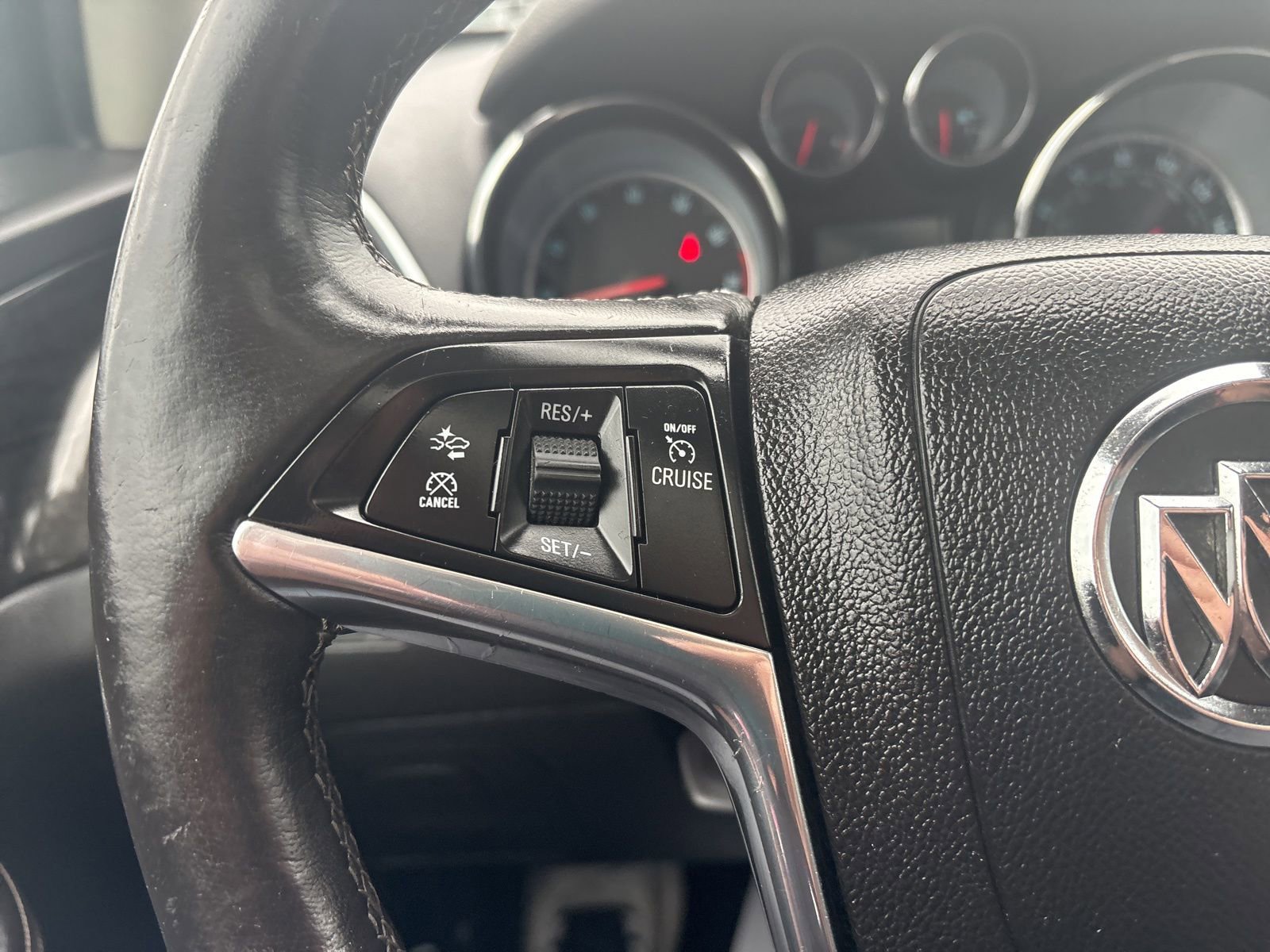 Used 2015 Buick Encore Premium AWD/4WD image 31