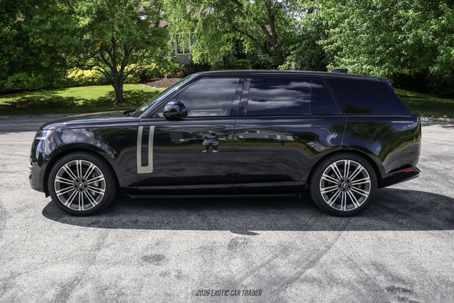 Used 2025 Land Rover Range Rover Long Wheelbase SE AWD/4WD image 3