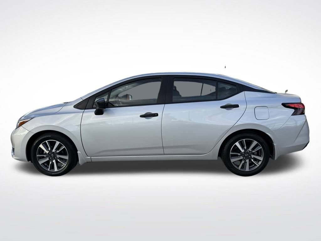 Used 2024 Nissan Versa S w/ S Plus Package image 2