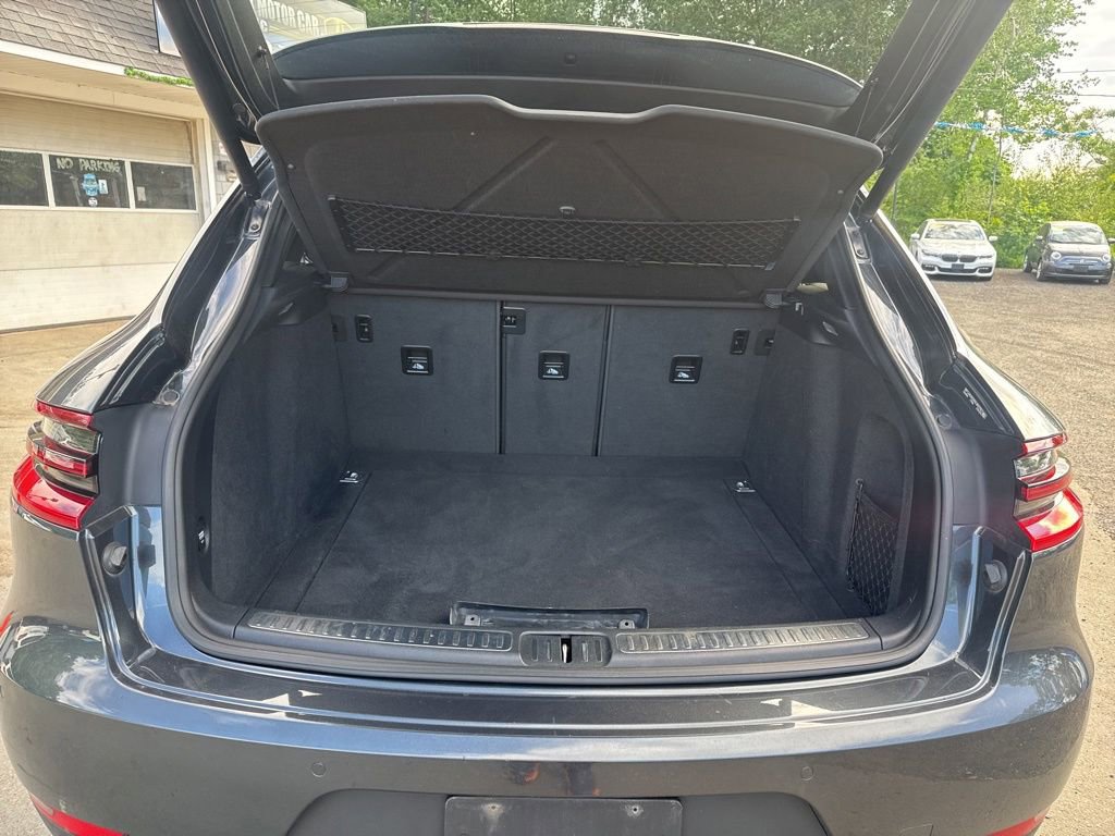 Used 2017 Porsche Macan AWD/4WD image 35