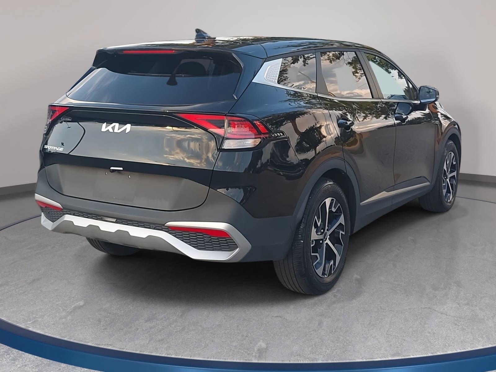 Used 2024 Kia Sportage EX FWD image 5