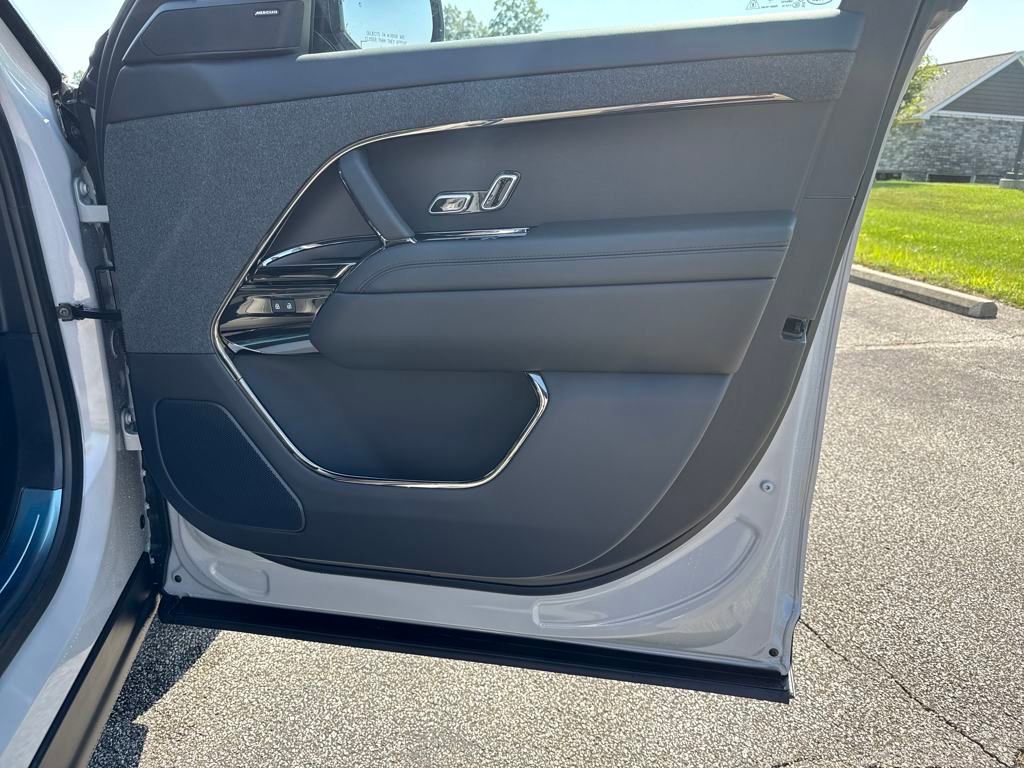 New 2025 Land Rover Range Rover Sport SE image 15