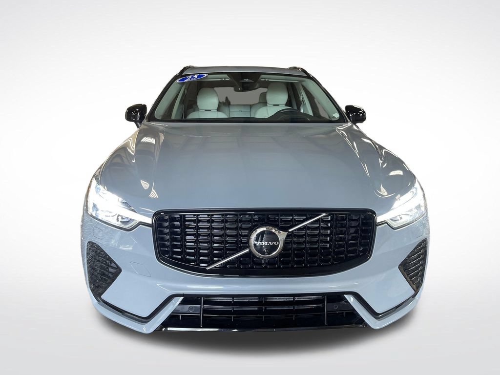 Certified 2025 Volvo XC60 T8 Ultra w/ Protection Package Premier AWD/4WD image 9