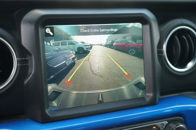 Used 2021 Jeep Gladiator Overland w/ Popular Equipment Package AWD/4WD image 27
