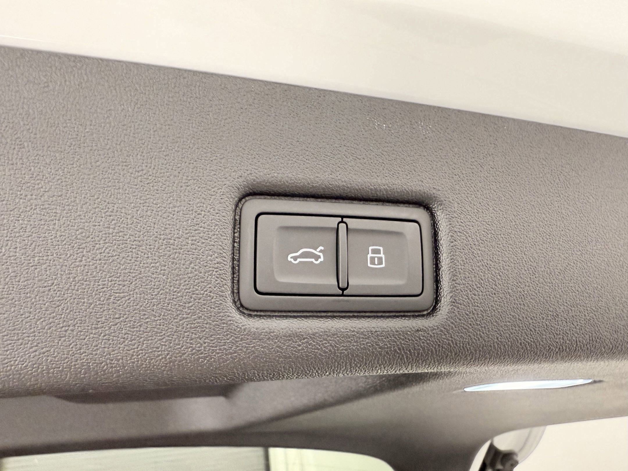 Used 2025 Audi Q5 Premium w/ Convenience Package AWD/4WD image 27