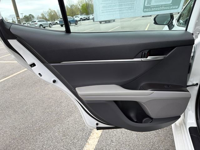 Used 2021 Toyota Camry LE image 21