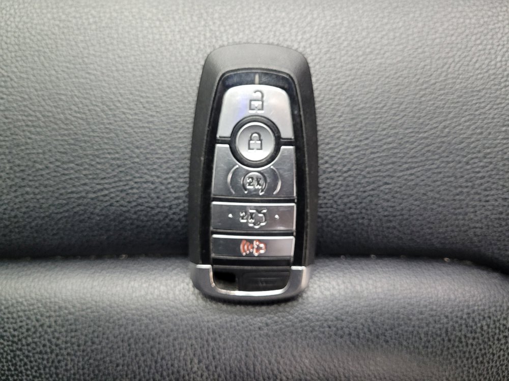 Used 2020 Ford Fusion SEL FWD image 32