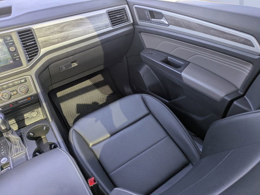 Used 2021 Volkswagen Atlas Cross Sport SE image 18