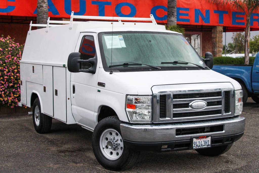 Used 2014 Ford E-350 and Econoline 350 Super Duty w/ Power Windows & Locks Group image 2