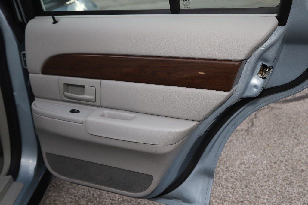Used 2004 Mercury Grand Marquis GS image 27