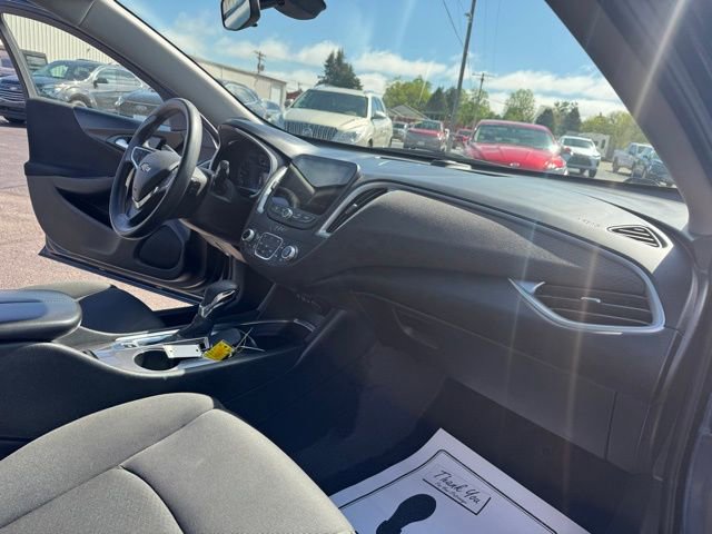 Used 2022 Chevrolet Malibu LT FWD image 33