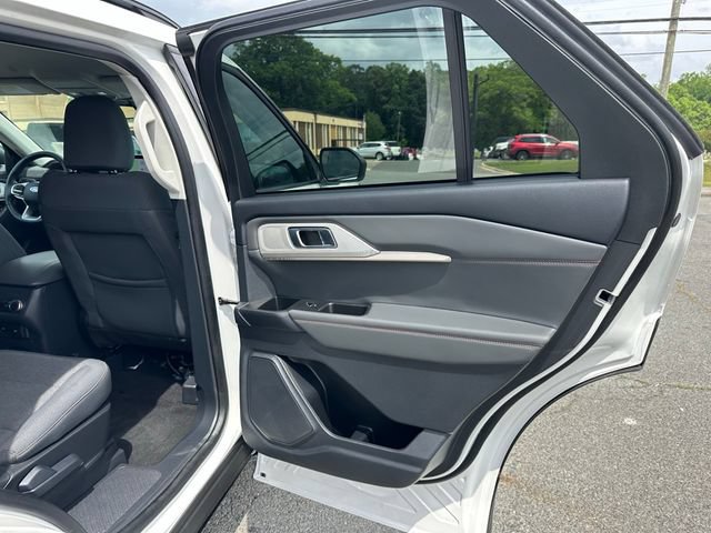 Used 2025 Ford Explorer Active AWD/4WD image 20