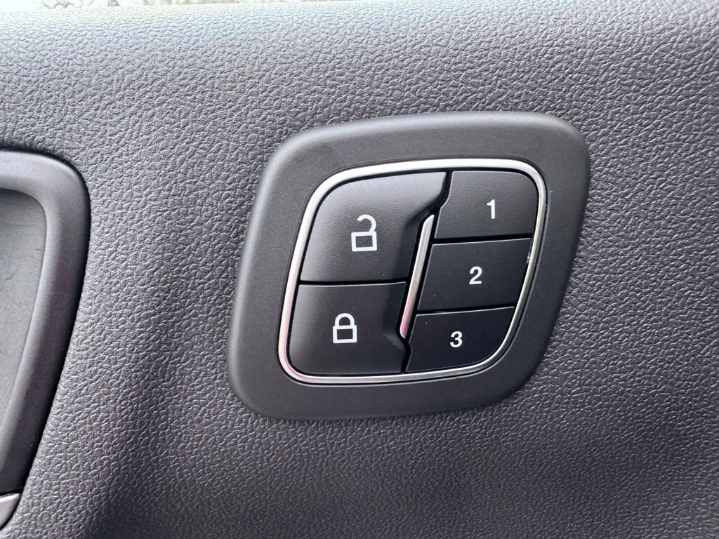 Certified 2023 Ford Escape SE w/ PHEV Premium Package image 28