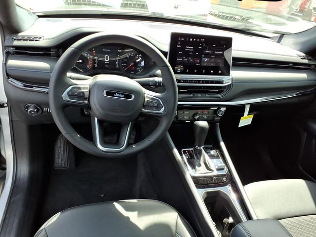 New 2026 Jeep Compass Latitude image 8