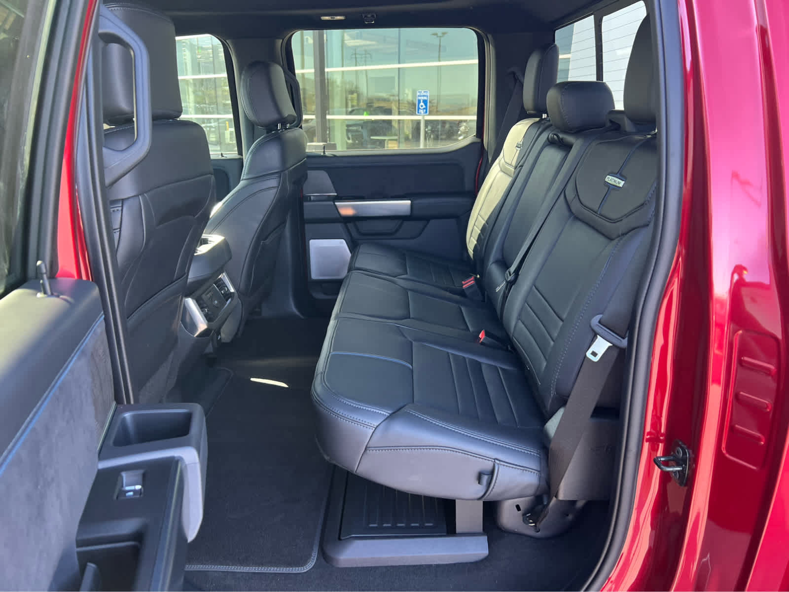 Certified 2025 Ford F450 Platinum w/ FX4 Off-Road Package AWD/4WD image 28