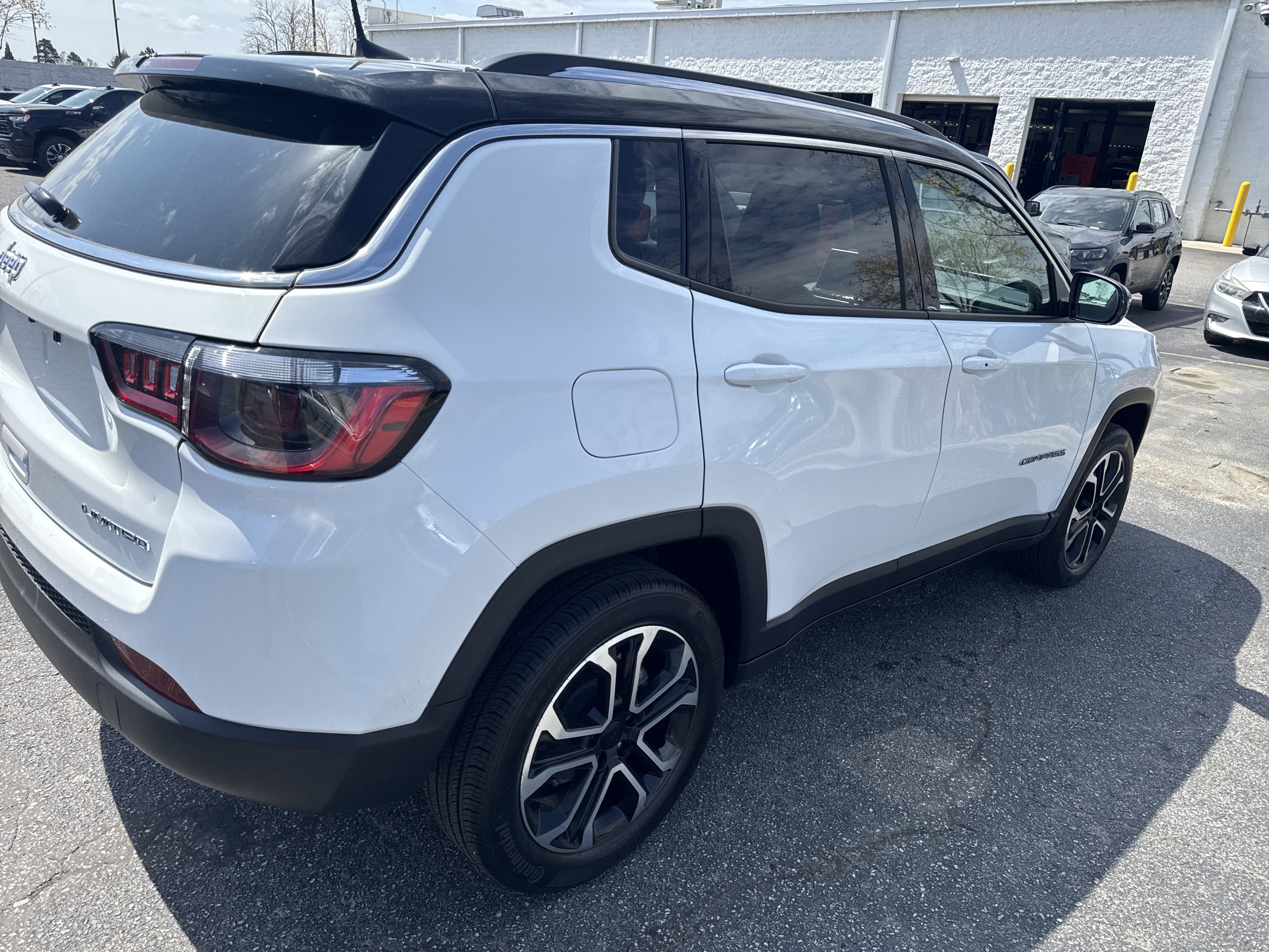 Used 2022 Jeep Compass Limited image 10